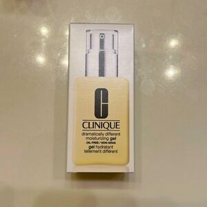 NIB Dramatically different moisturizing gel by Clinique 4.2 Oz.